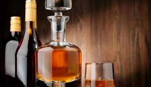 經常喝酒的人，身體這三處會變顏色，占兩個以上提示肝臟已受傷